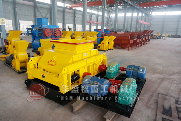 你們有小型磚廠用小型對(duì)輥機(jī)嗎，多少錢一臺(tái)