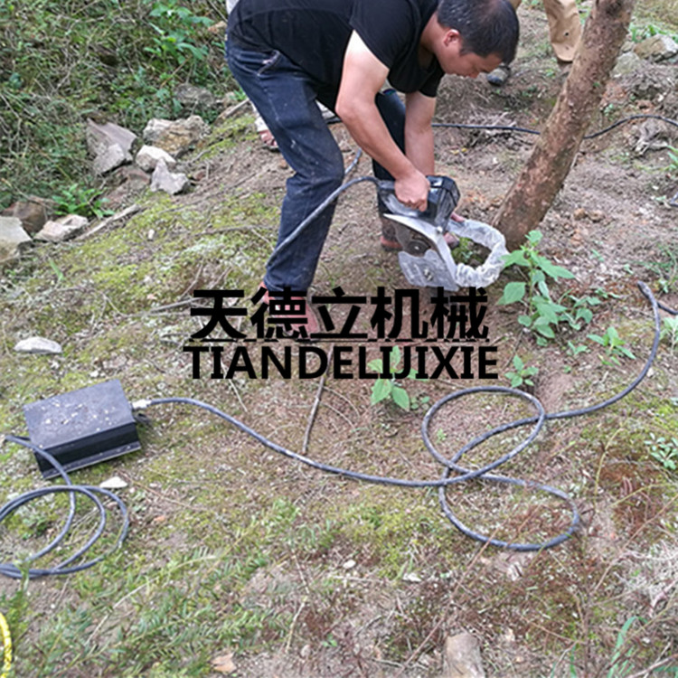 ZGS電動(dòng)挖樹機(jī) 苗木斷根機(jī) 園林挖樹機(jī)