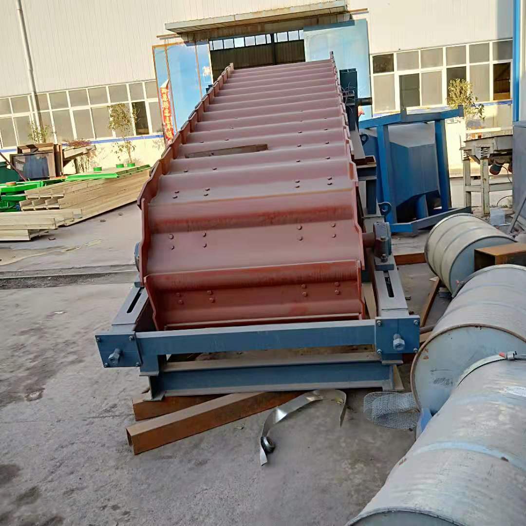 欽州石頭常用的鱗板輸送機(jī)塊石傳送機(jī)