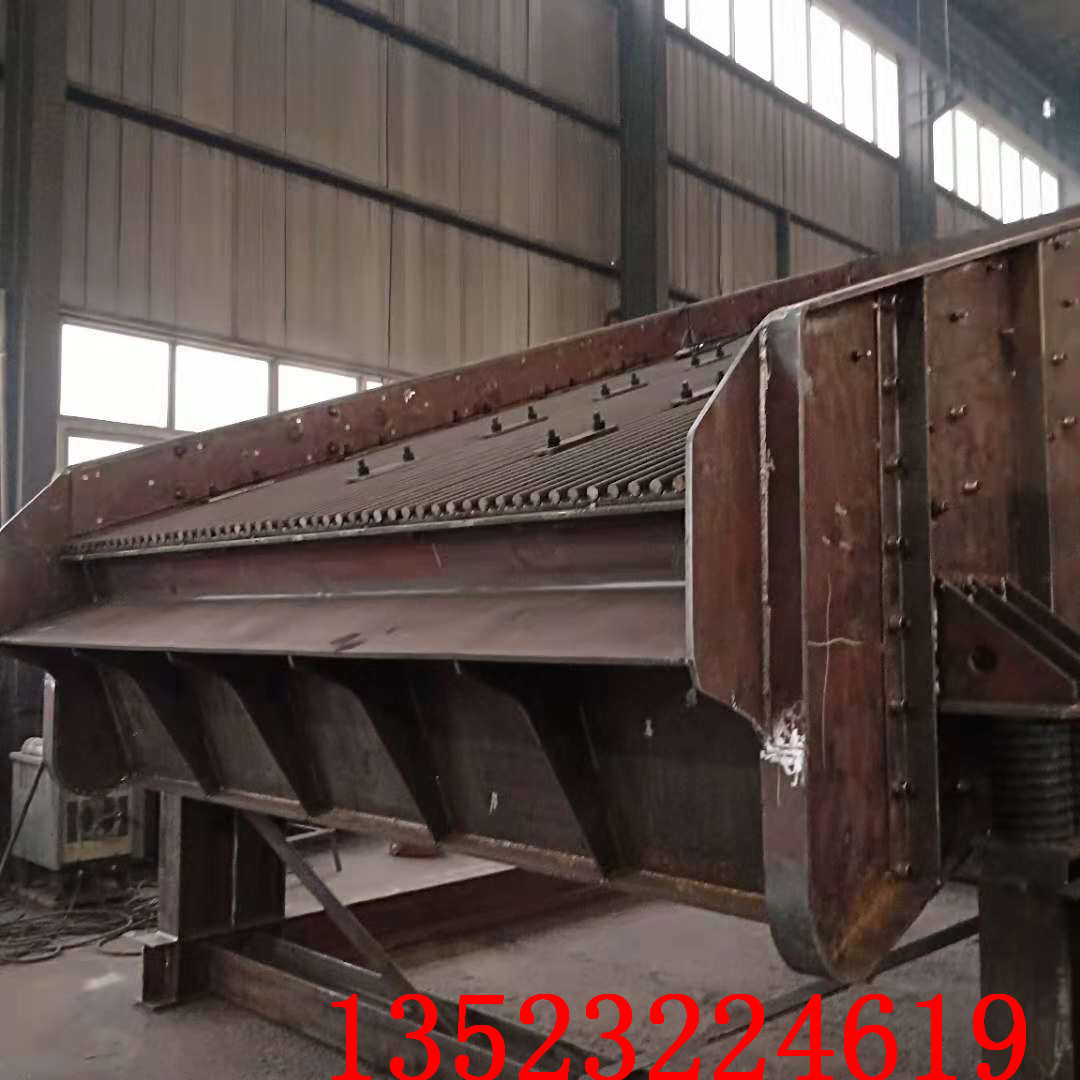 高效砂石圓振動(dòng)篩多層振動(dòng)篩分機(jī)激振力強(qiáng)