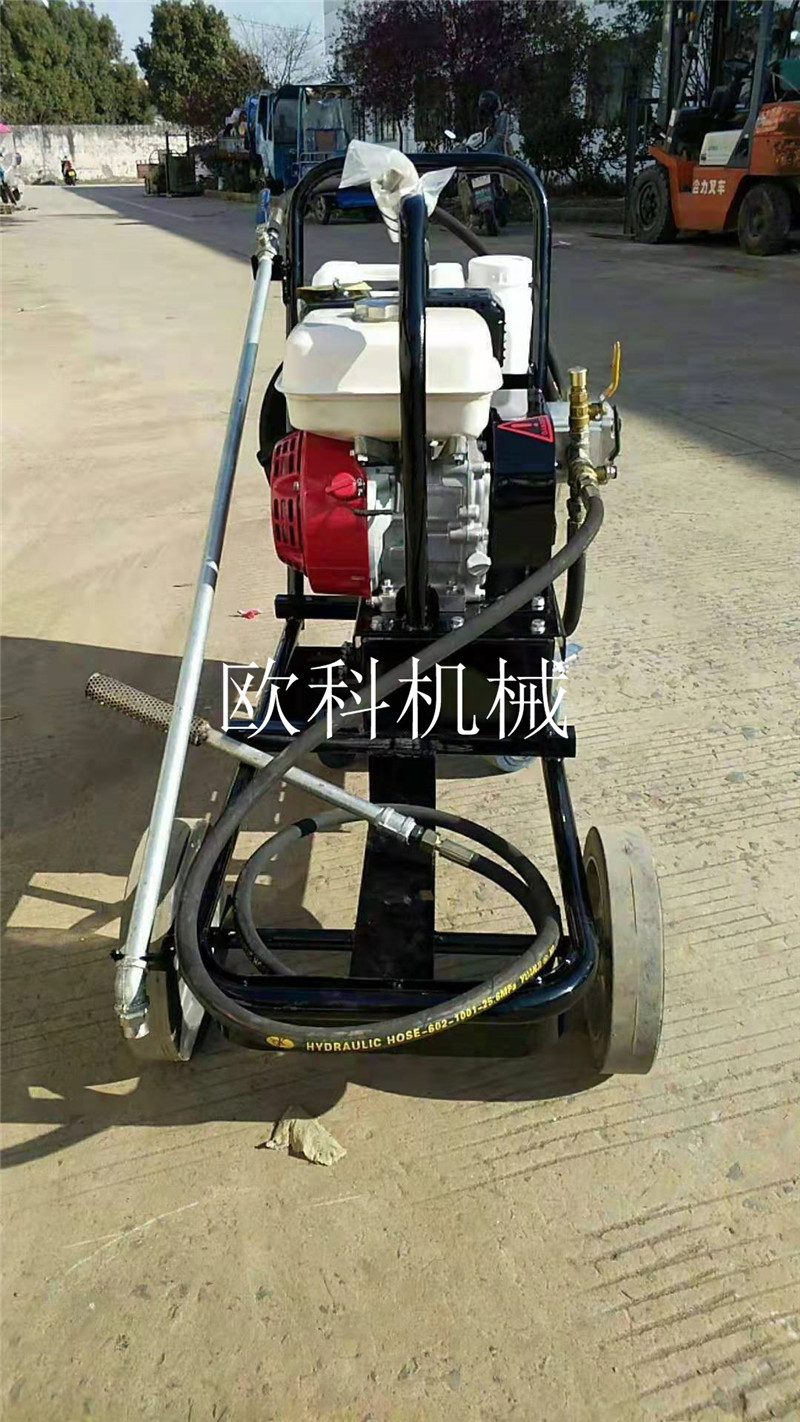 供應(yīng) .瀝青撒布機(jī) 乳化瀝青撒布機(jī) 非固